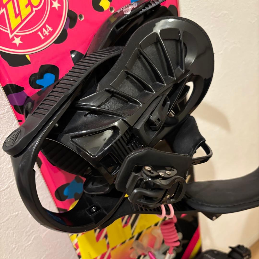 【値下げ】スノーボード板とブーツのセット　144cm