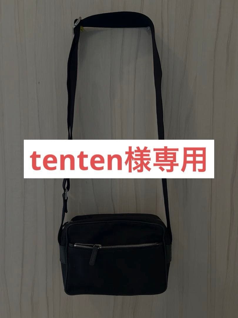 ブラック ショルダーバッグ ジッパー付き