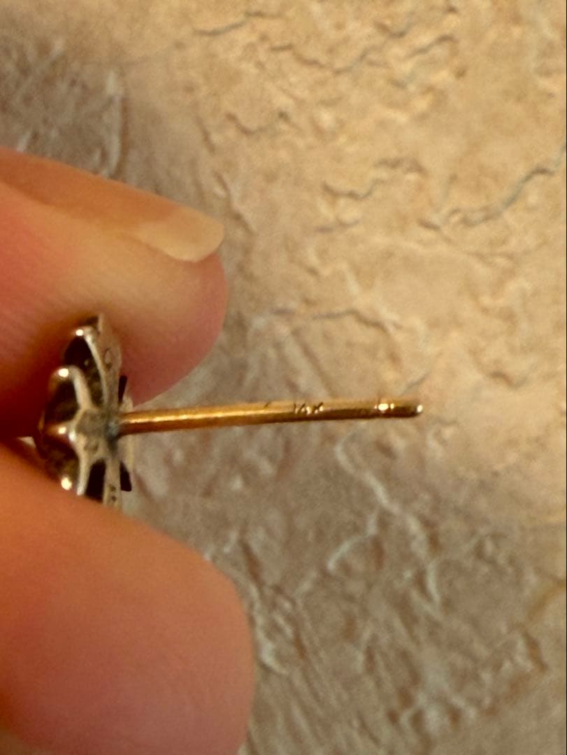 【クロムハーツ正規品】クロススタッドピアス！！