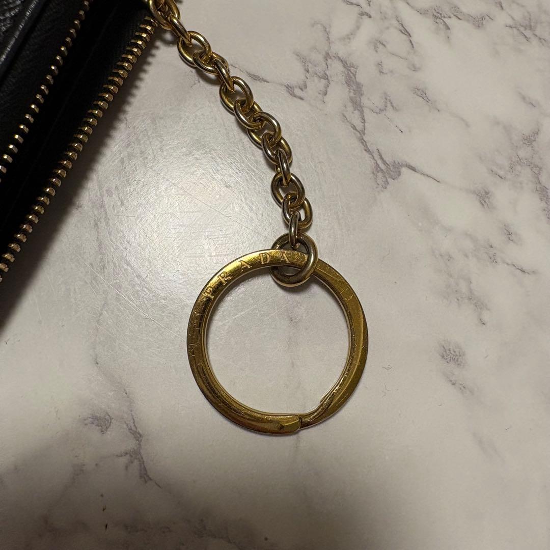 【ケイコ】PRADAキーリング付きケース