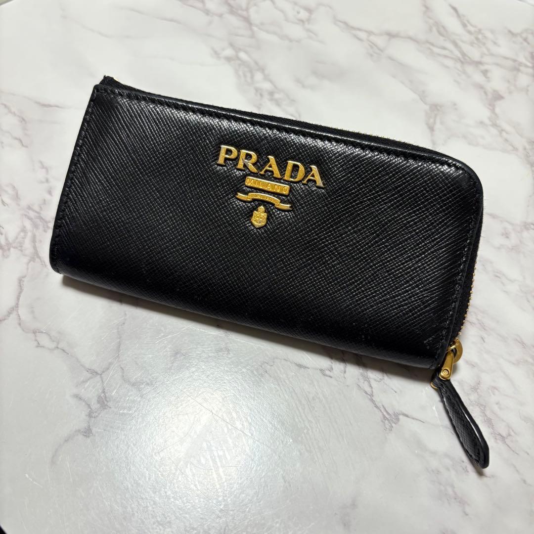 【ケイコ】PRADAキーリング付きケース