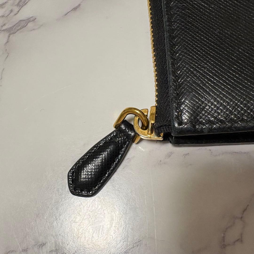 【ケイコ】PRADAキーリング付きケース