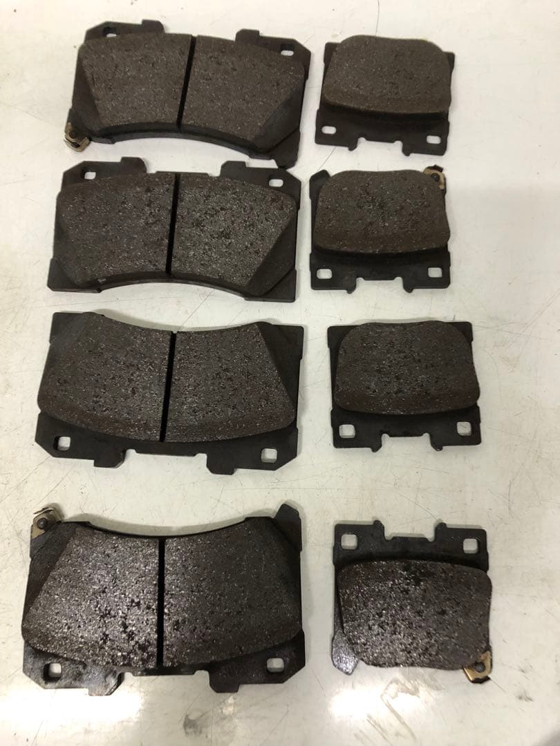 新車外し新型GRヤリス純正ブレーキパッド 前後一台分