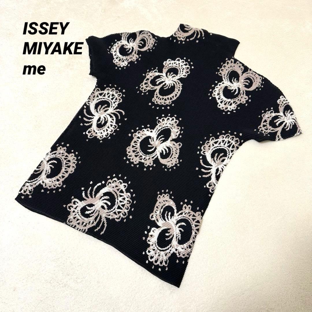 極美品✨ISSEY MIYAKE me プリーツ　黒色　半袖　トップス　柄入り