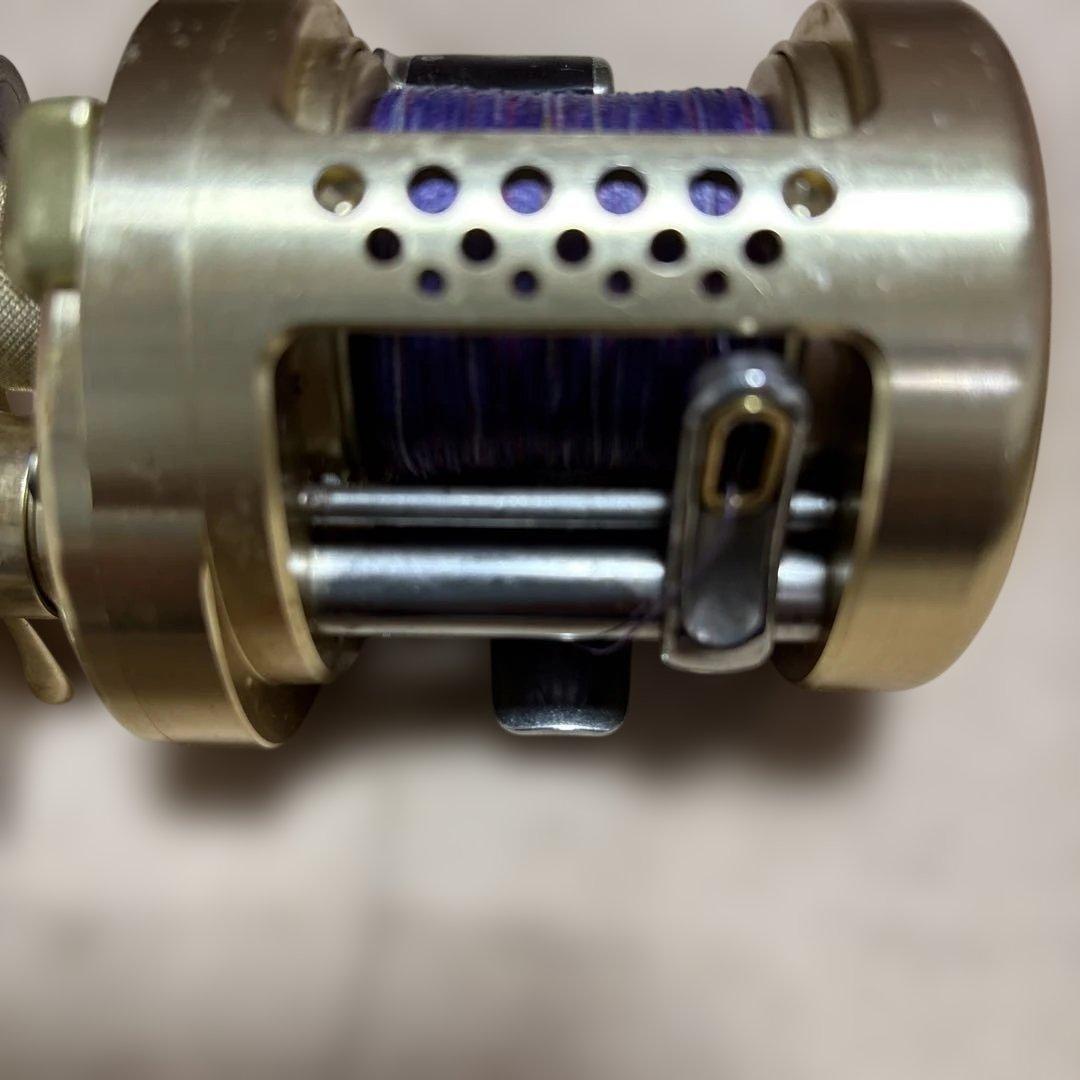 SHIMANO CALCUTTA CONQUEST400（パワーハンドル）