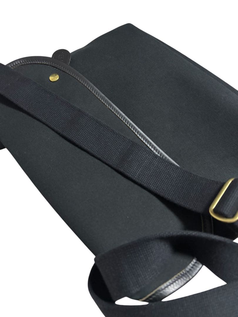 ぽよ　未使用保管品Brady ブレディ　Avon ブラック ショルダー