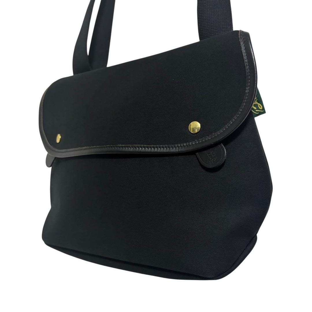 ぽよ　未使用保管品Brady ブレディ　Avon ブラック ショルダー