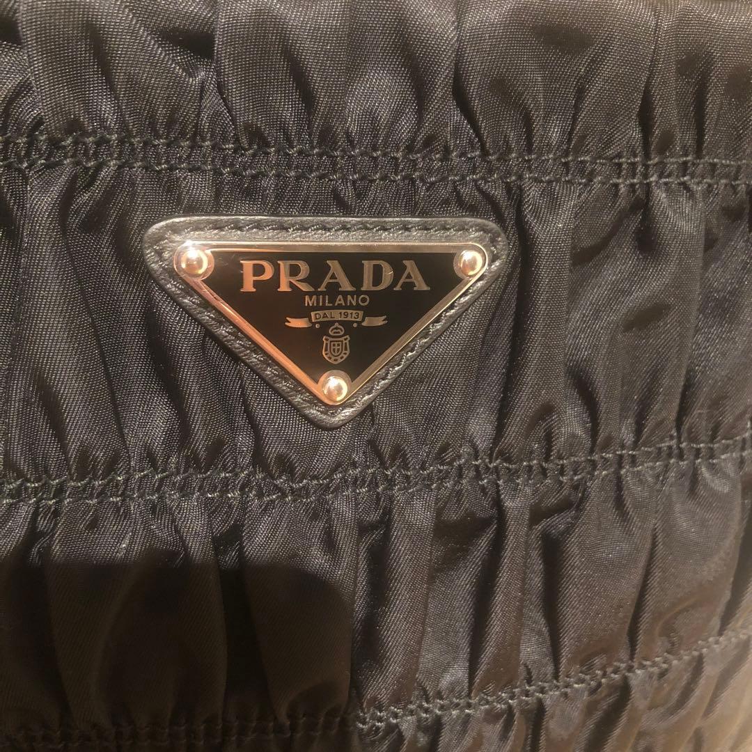 prada 黒色トートバッグ　希少タイプ　ナイロン、牛革