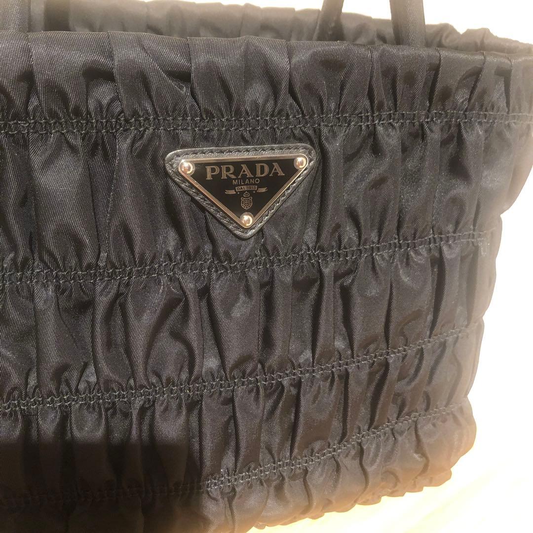 prada 黒色トートバッグ　希少タイプ　ナイロン、牛革