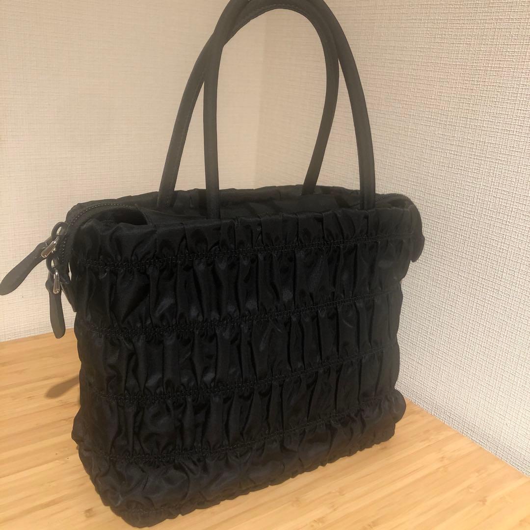 prada 黒色トートバッグ　希少タイプ　ナイロン、牛革