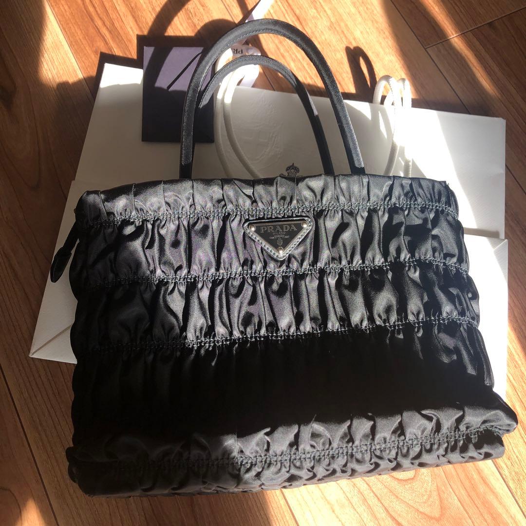 prada 黒色トートバッグ　希少タイプ　ナイロン、牛革