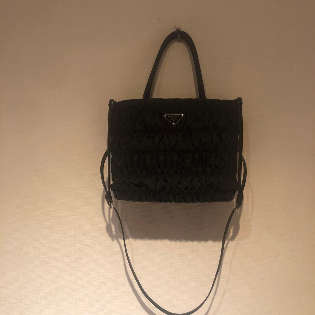 prada 黒色トートバッグ　希少タイプ　ナイロン、牛革