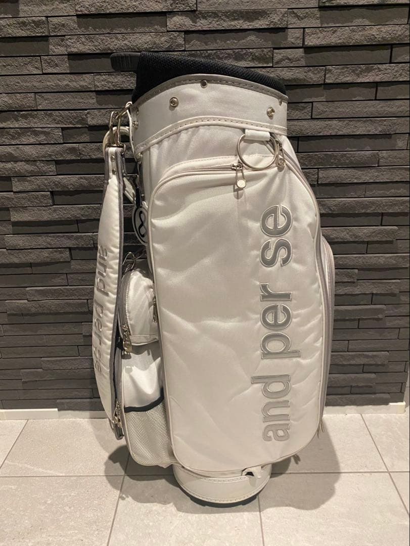 and per se アンパスィ ホワイトキャディバッグ