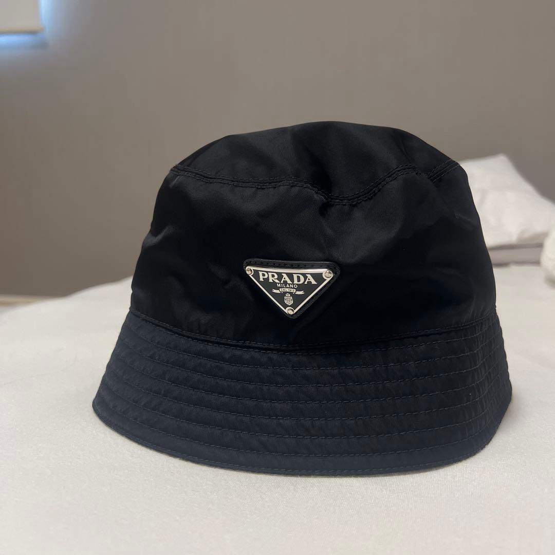 PRADA 黒 バケットハット