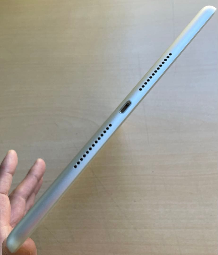 iPad 第7世代　A2197 Wi-Fiモデル　シルバー　32GB 超美品#1