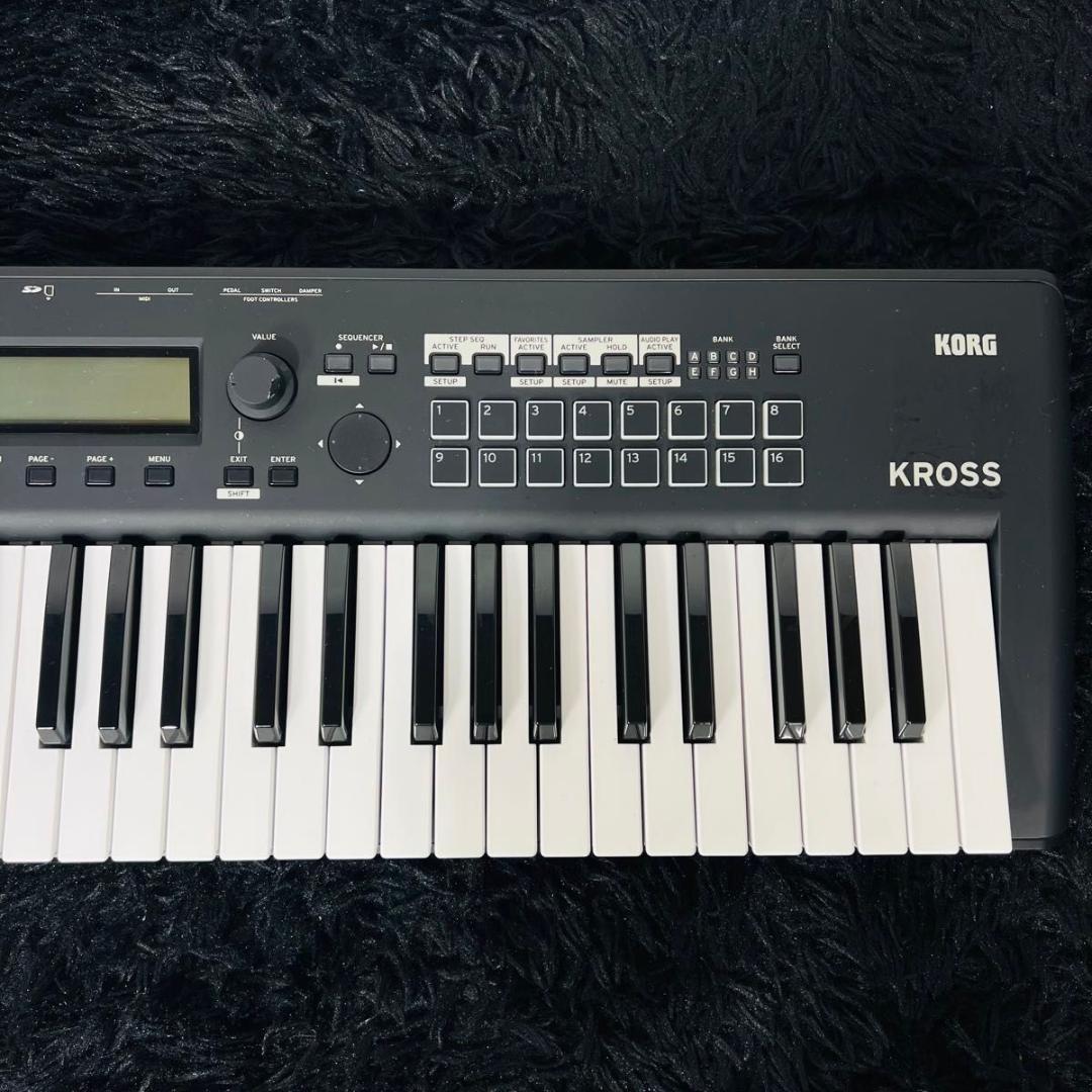 コルグ KROSS2-61 シンセサイザー 61鍵盤 音楽制作 専用ケース付き