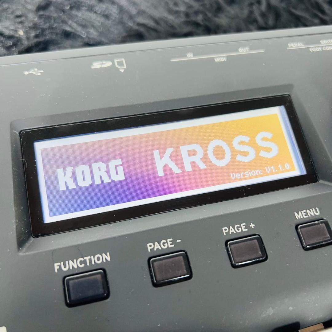 コルグ KROSS2-61 シンセサイザー 61鍵盤 音楽制作 専用ケース付き