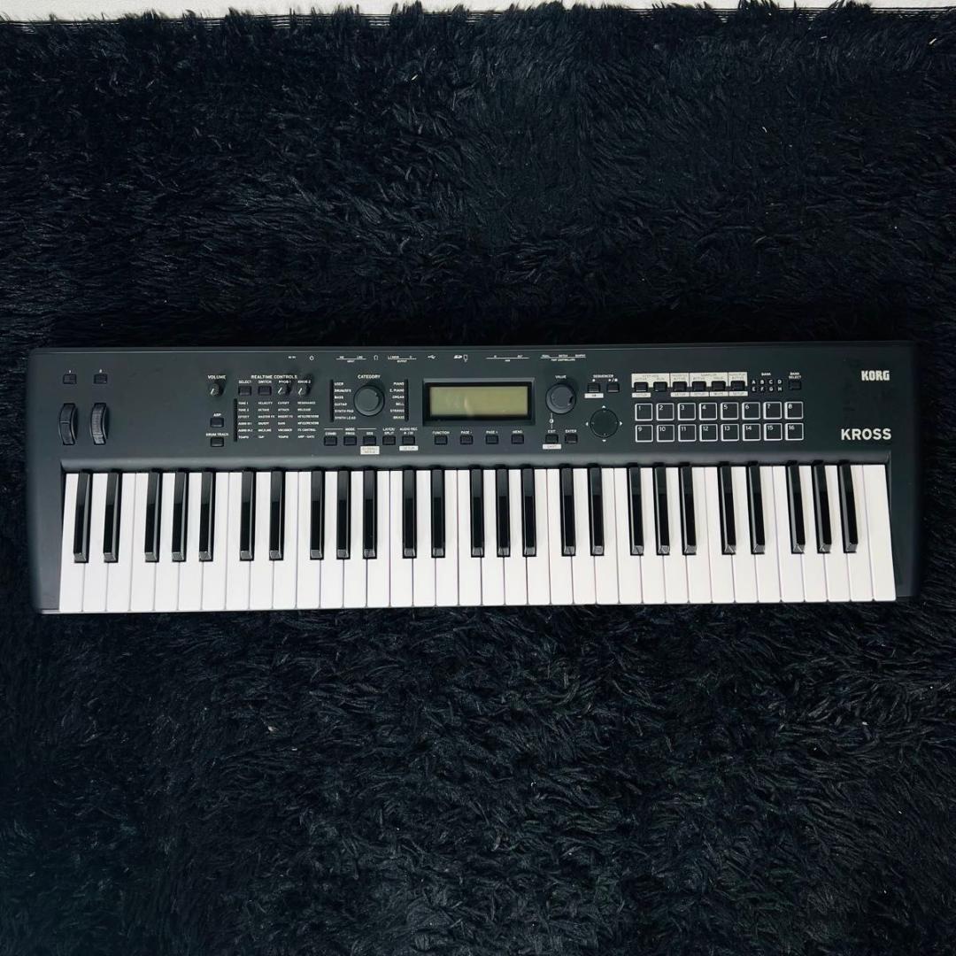 コルグ KROSS2-61 シンセサイザー 61鍵盤 音楽制作 専用ケース付き