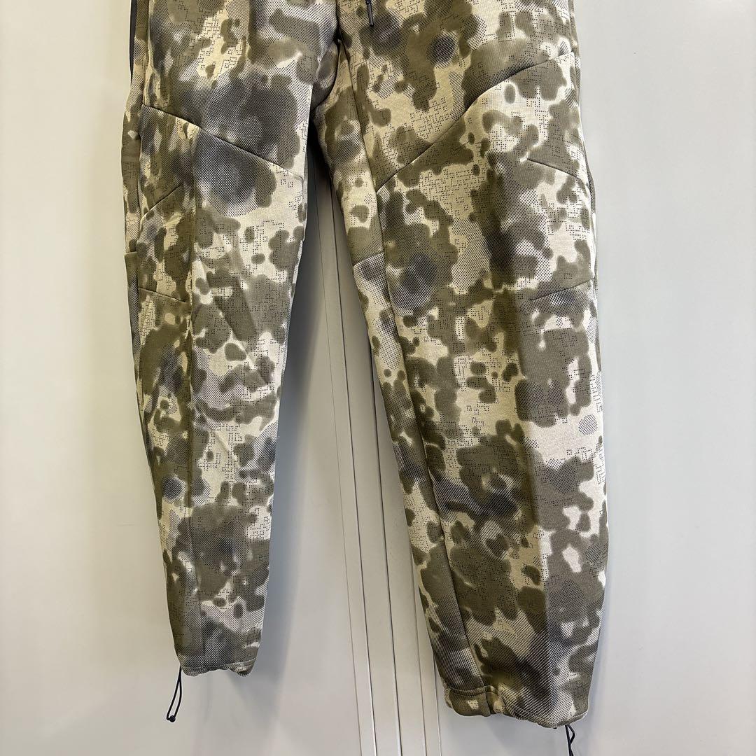 【新品】ナイキ テック メンズ オープンヘム フリース カモ パンツ L
