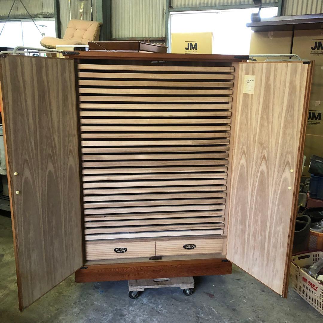 最高級 屋久杉天然杢突板の着物タンス 引出し25杯 木目の美しい屋久杉製