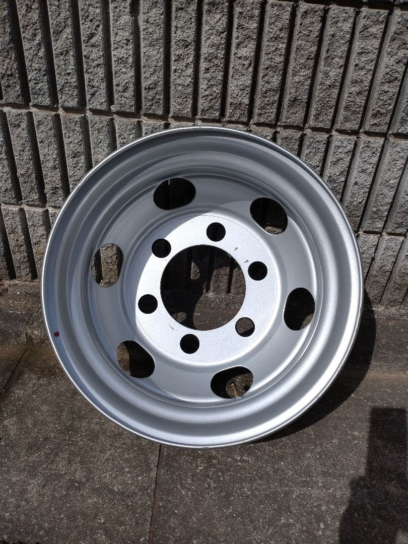 いすゞエルフ純正鉄ホイール17.5インチ7本　「たて」