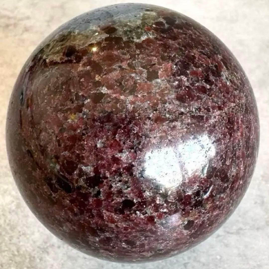 ガーネット　スフィア　マダガスカル産　約67mm