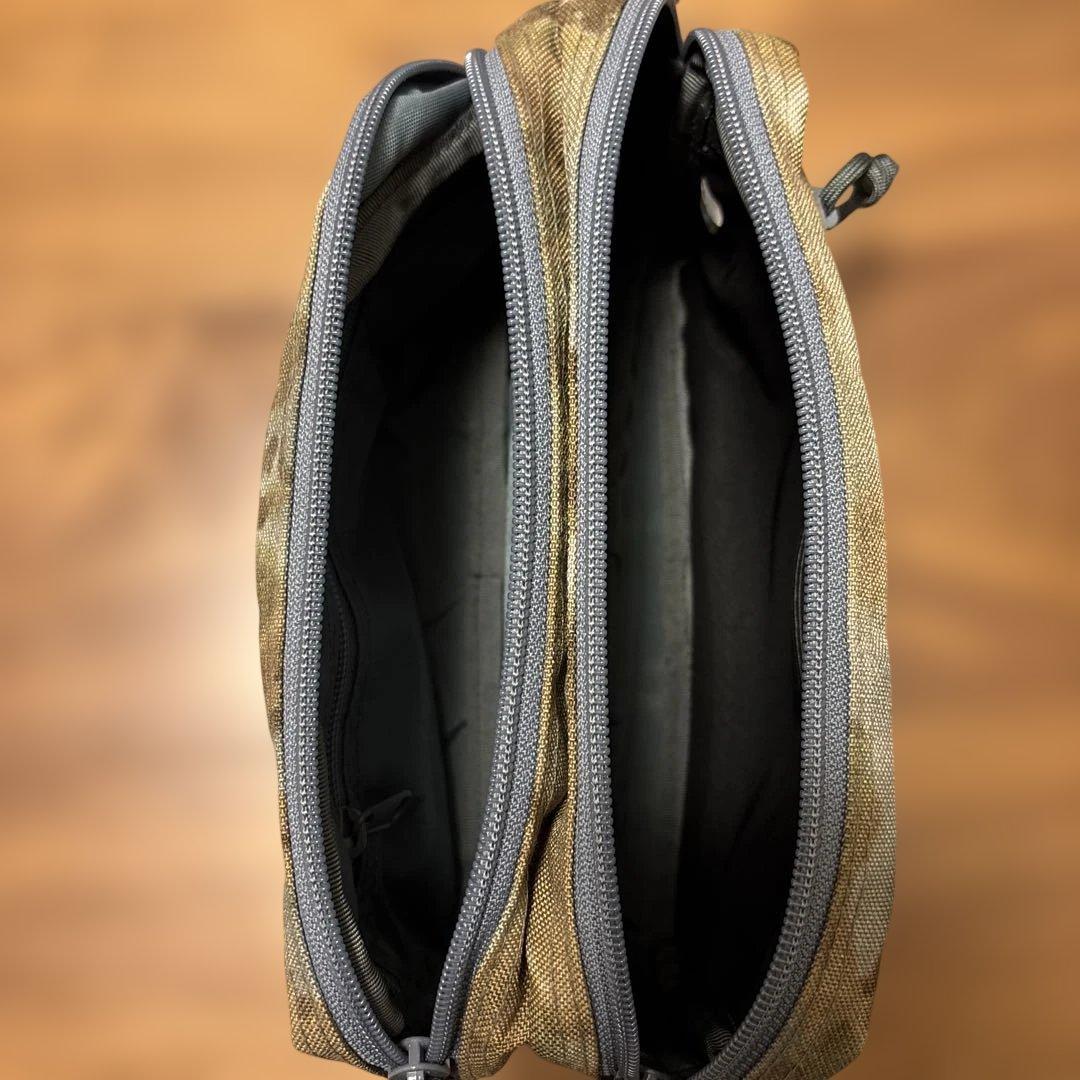 ブリーフィング　ダブルジップポーチ　美品