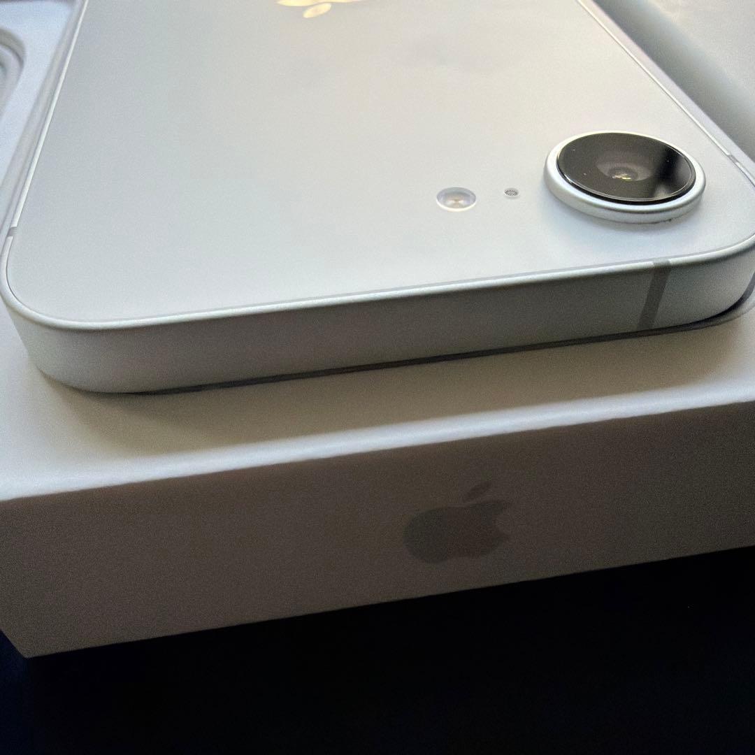 iPhone 16e SIMフリー 128GB バッテリー100% 純正ケース付