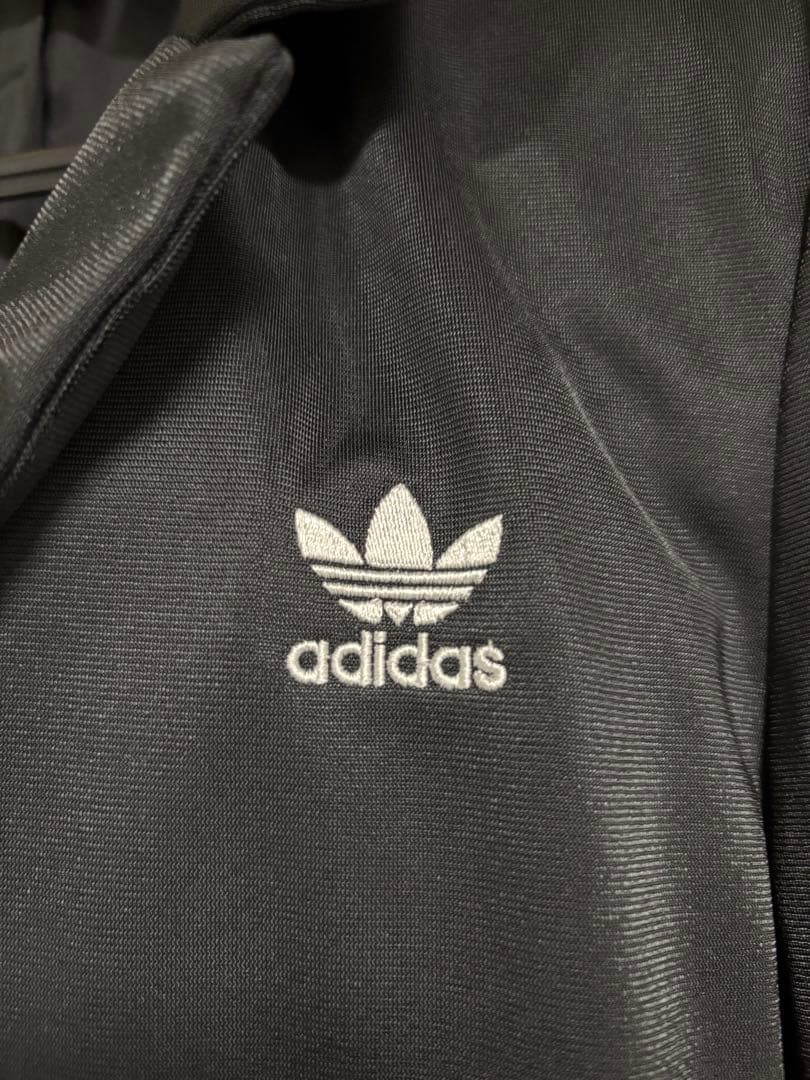 adidas テーラードジャケット　ブレザー