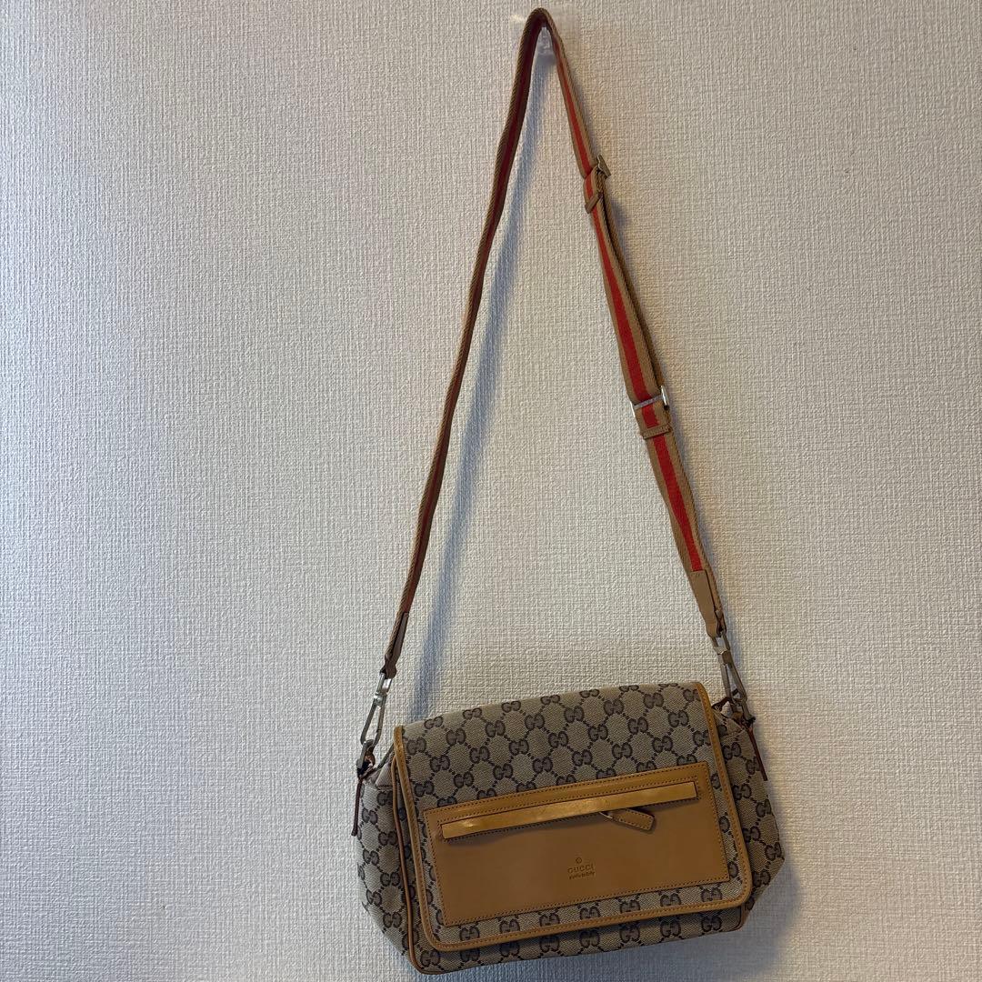 GUCCI ショルダーバッグGG キャンバス　シェリーラインレザー