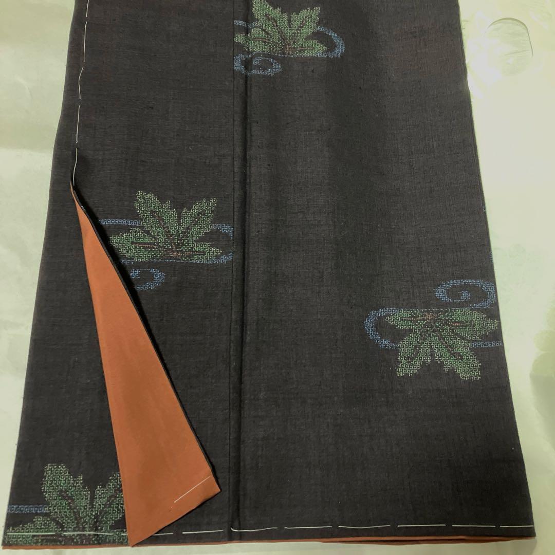 本場結城紬 重要無形文化財 地機 黒地 100亀甲 飛び柄 4色絣 未使用 美品