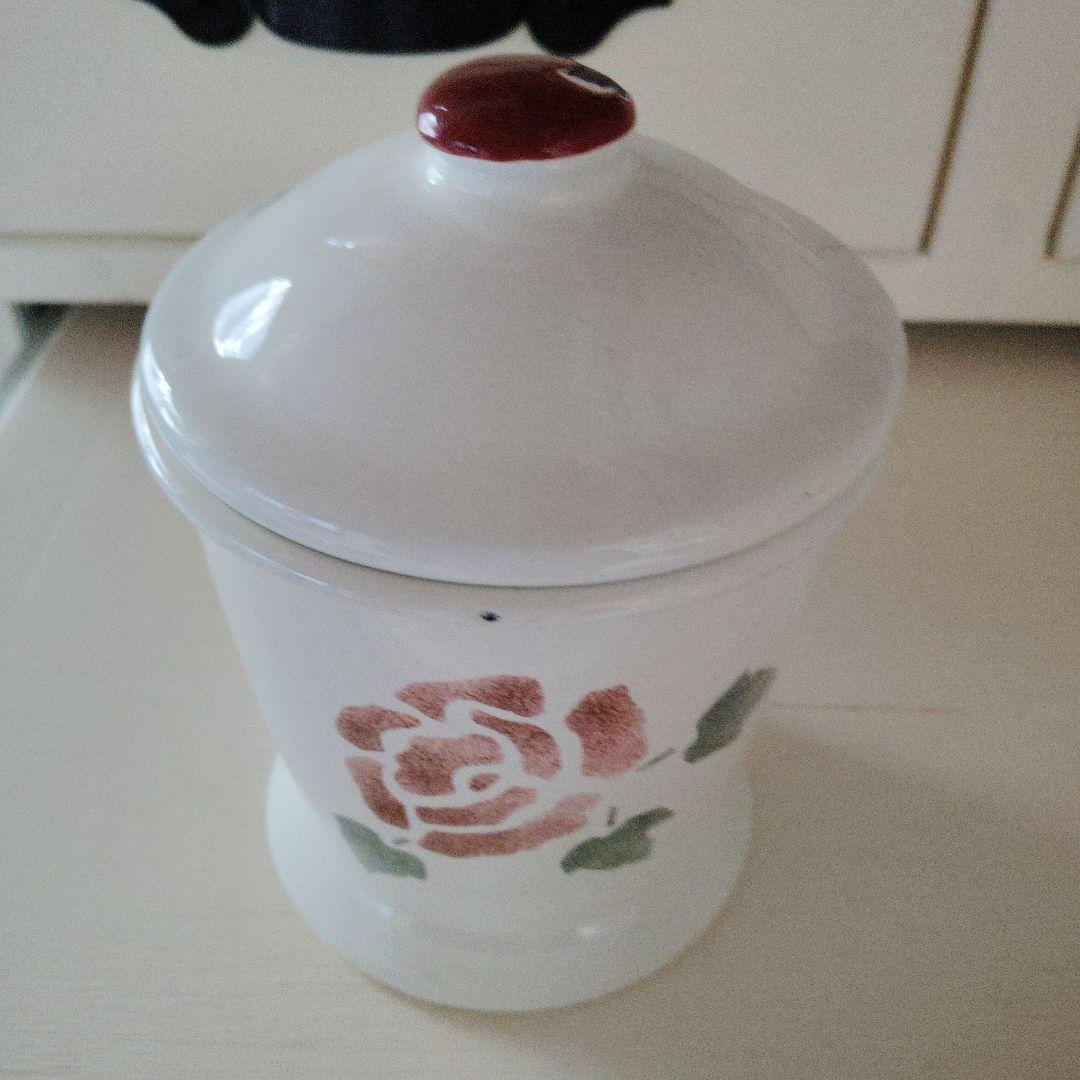 マニーローズ　 形がかわいいホーローキャニスター2個セット