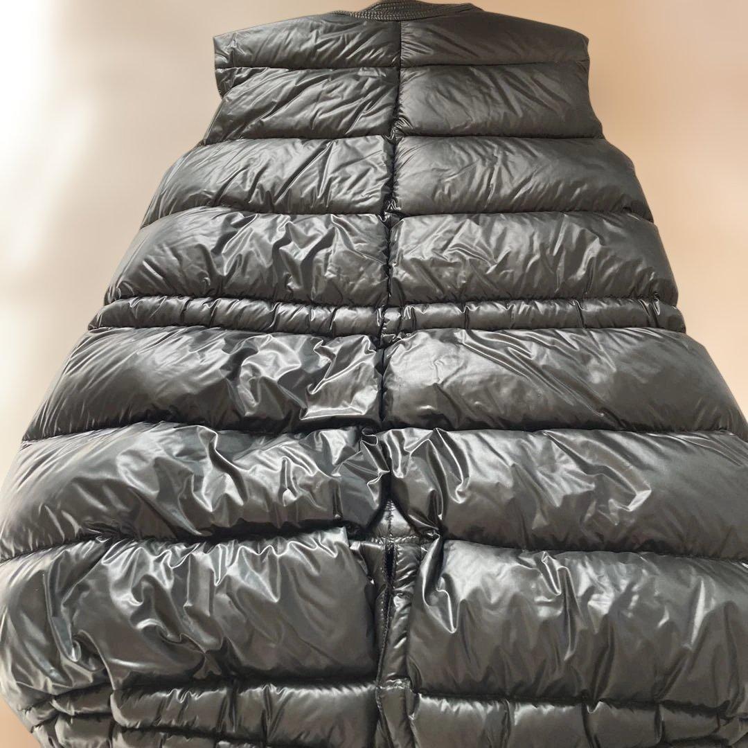 モンクレール BEAUMESNIL ダウンベスト