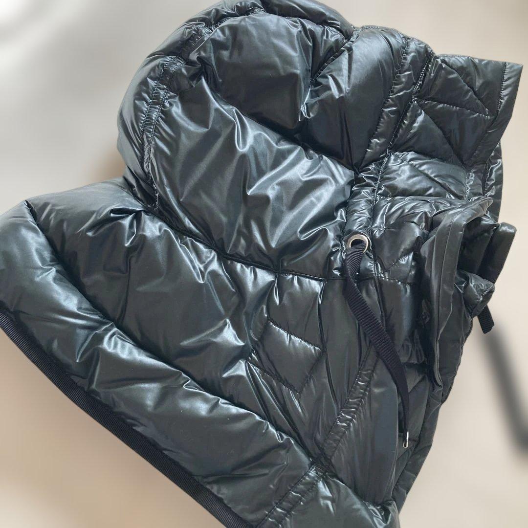 モンクレール BEAUMESNIL ダウンベスト