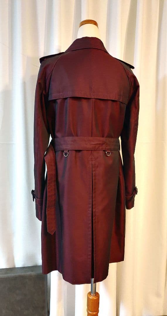 ぐり様☆ほぼ未使用 Aquascutumミドル丈トレンチコート10玉虫色ボルドー