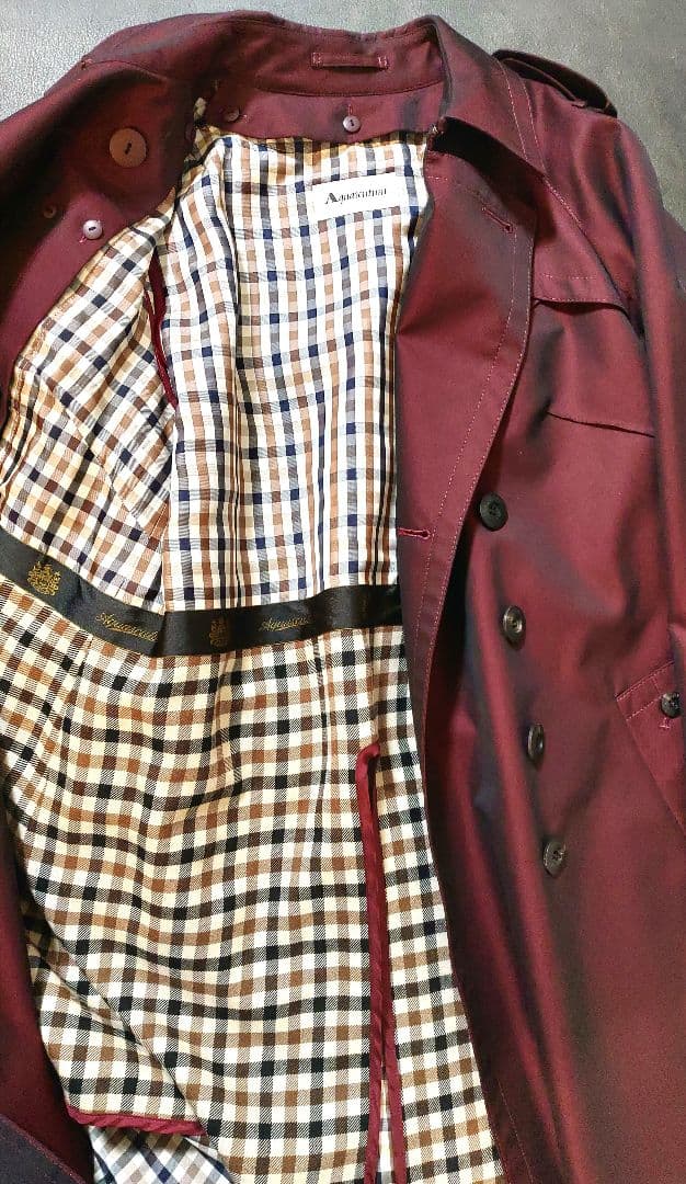 ぐり様☆ほぼ未使用 Aquascutumミドル丈トレンチコート10玉虫色ボルドー