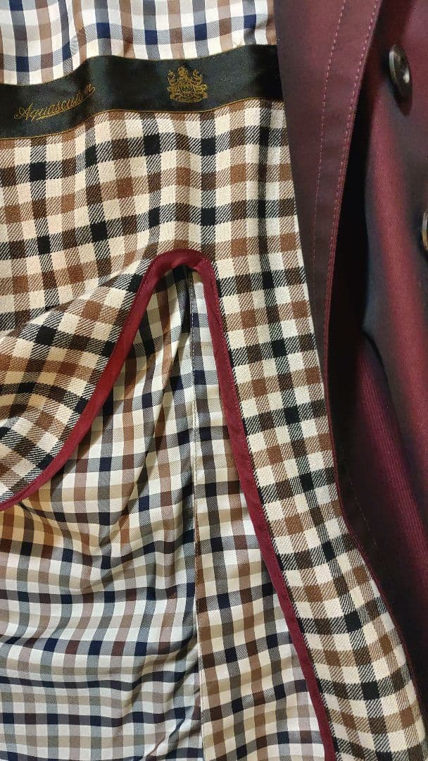 ぐり様☆ほぼ未使用 Aquascutumミドル丈トレンチコート10玉虫色ボルドー