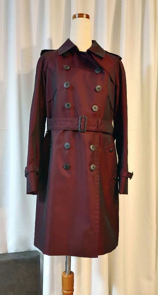 ぐり様☆ほぼ未使用 Aquascutumミドル丈トレンチコート10玉虫色ボルドー