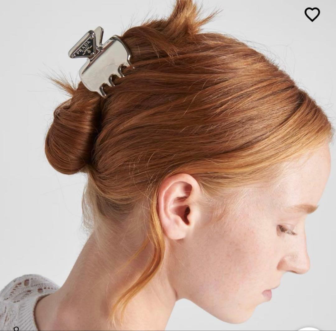 【美品】PRADA プラダ ヘアクリップ ブラック ロゴ 高級 ブランド