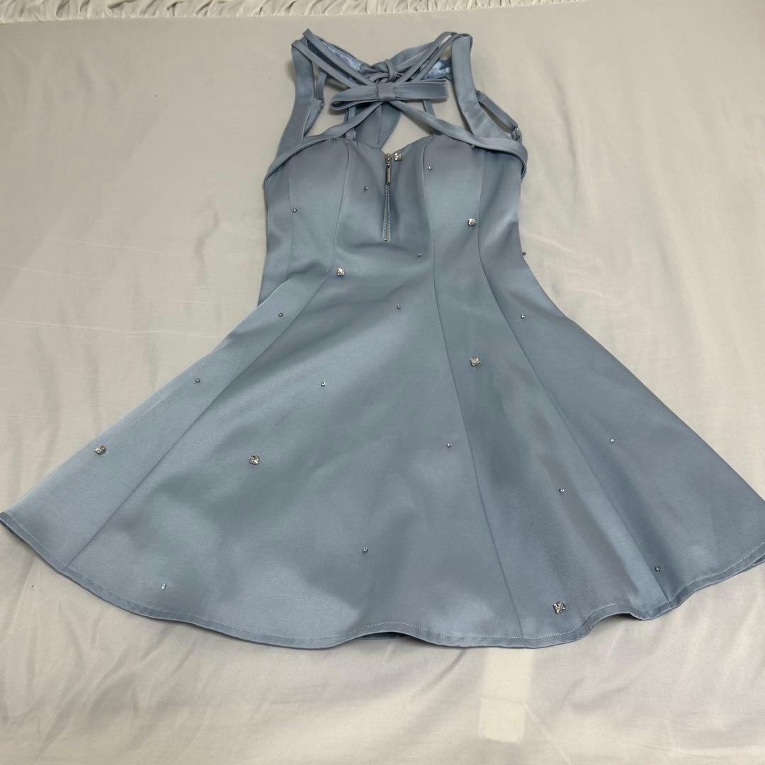 ローブドフルール サテンネックリボンバストジップフレアミニキャバドレス ブルー