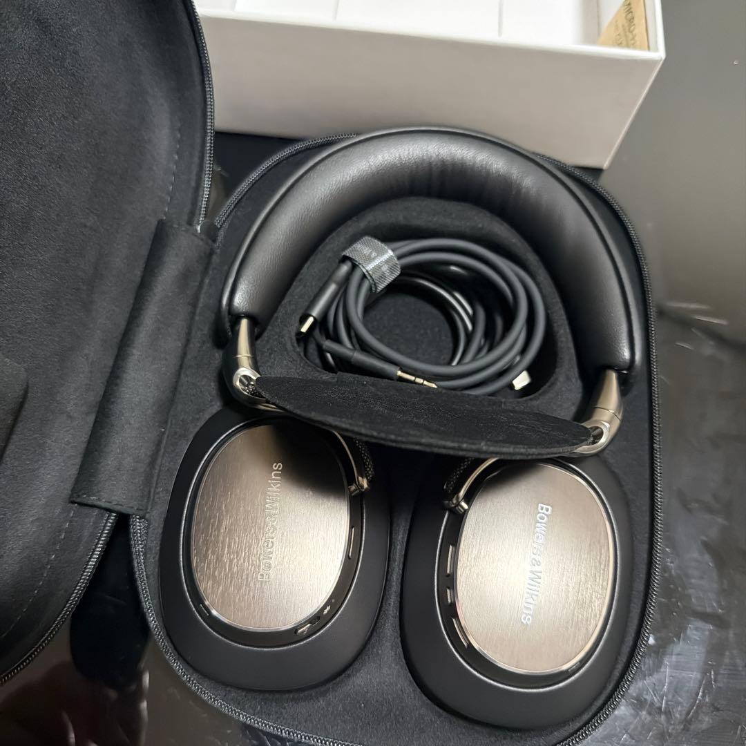 【Bowers & Wilkins】 Px8 S2 (オニキス・ブラック)