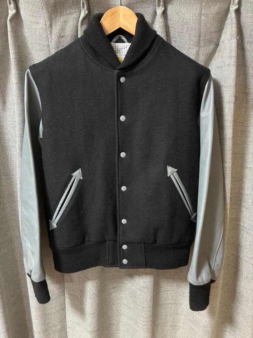 GB Sport／USA製／スタジャン／ブラック+グレー／タイトフィット／L