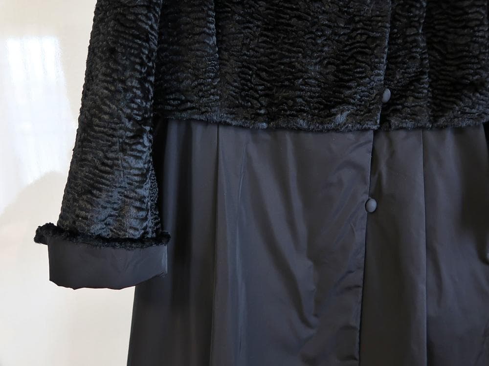 美品■ ヒロコビス■大きいサイズ15号■異素材ドッキングロングコート定価7.5万