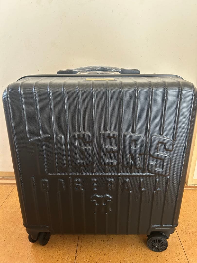 阪神タイガース　スーツケース