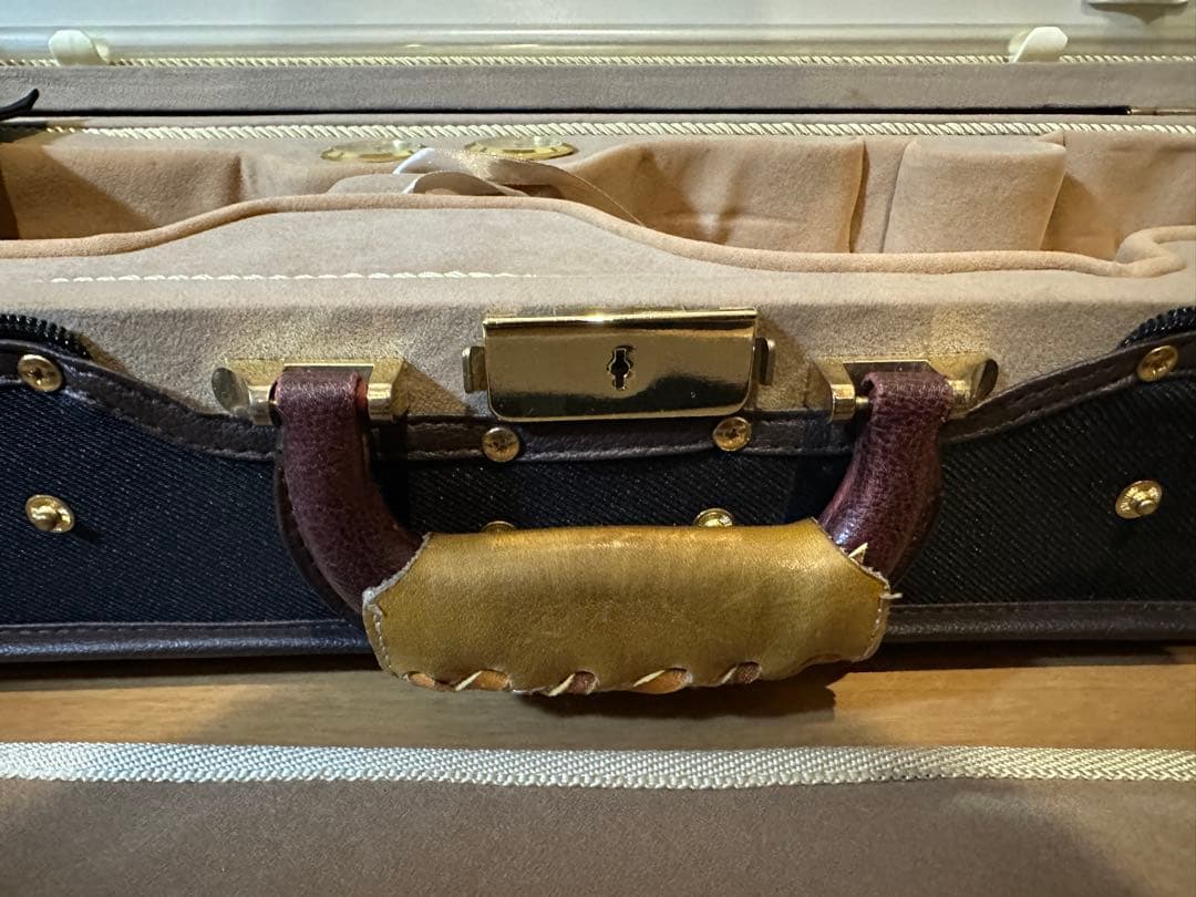 定価5万　綺麗　軽量　バイオリンケース　4/4 部活　サークル　音大　バイオリン