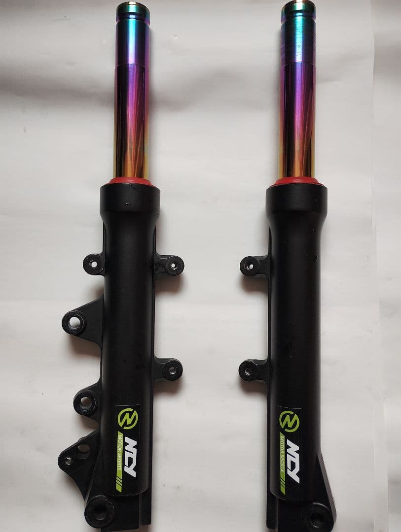 真ぱぱNMAX カスタムフロントフォーク　チタニウム