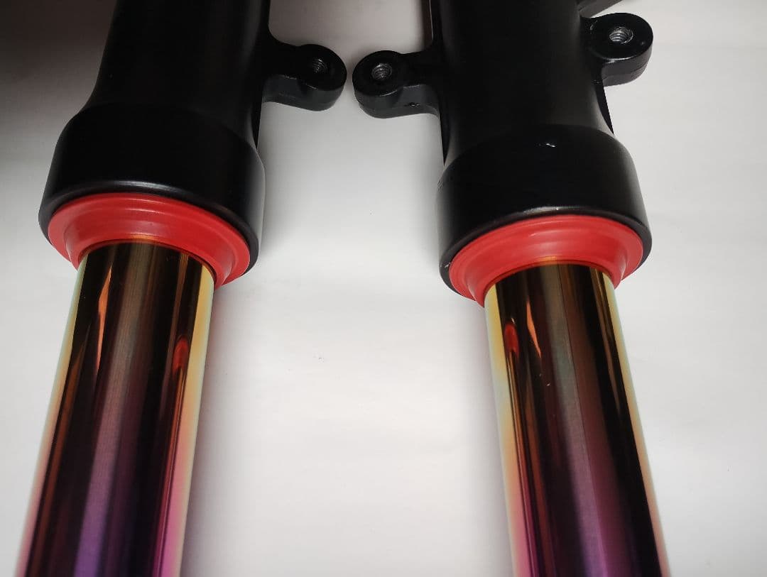 真ぱぱNMAX カスタムフロントフォーク　チタニウム