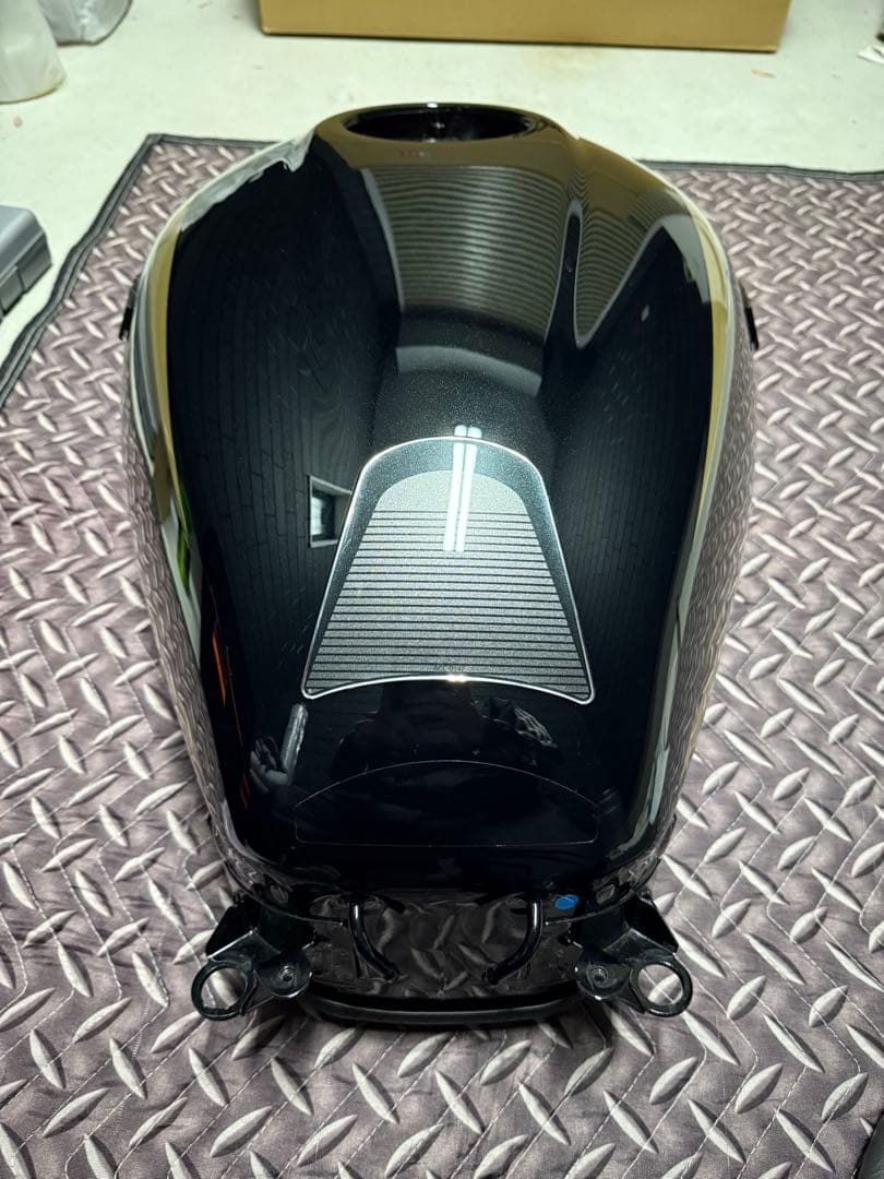 いし　z900rs cafe 純正タンク