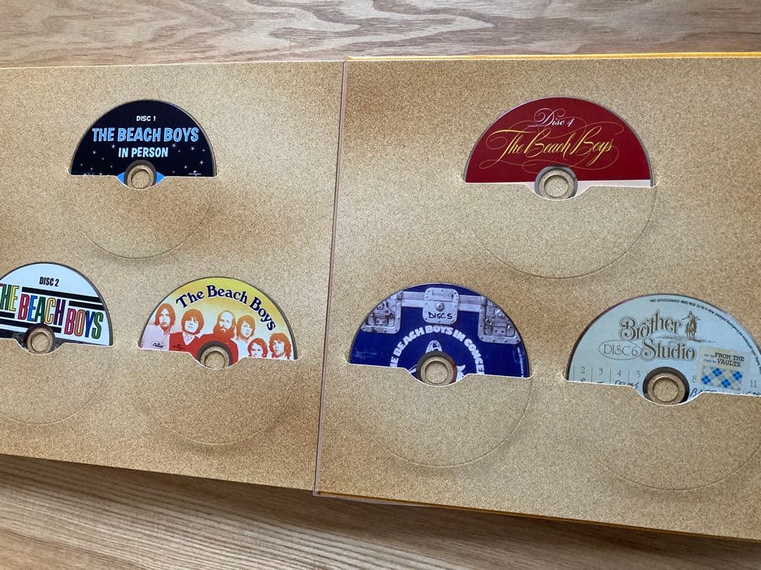 ビーチ・ボーイズ　カリフォルニアの夢　CD6枚組