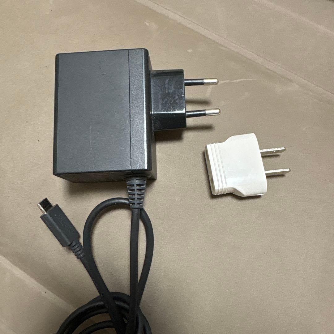 Nintendo switch 外装無し・付属品込み・ケース、ソフト４本付